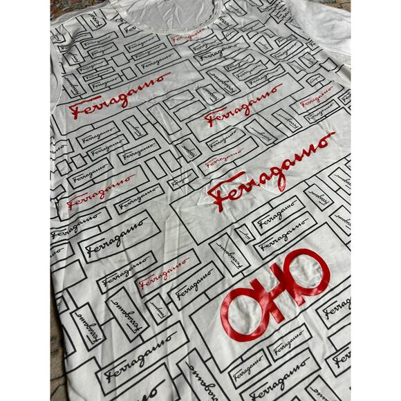 Vintage Salvatore Ferragamo Spell Out Graphic T-shirt Size Large *See Pictures* - Picture 2 of 13